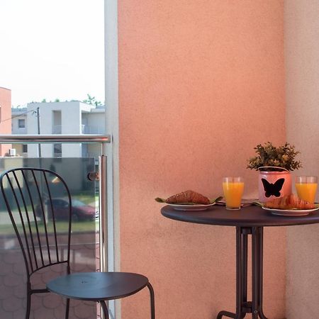 Sunny Home Near Bud With 2Br, Ac And Free Parking Vecsés Buitenkant foto