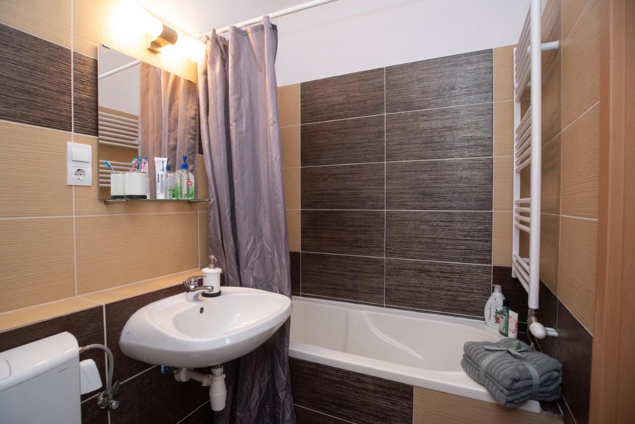 Sunny Home Near Bud With 2Br, Ac And Free Parking Vecsés Buitenkant foto