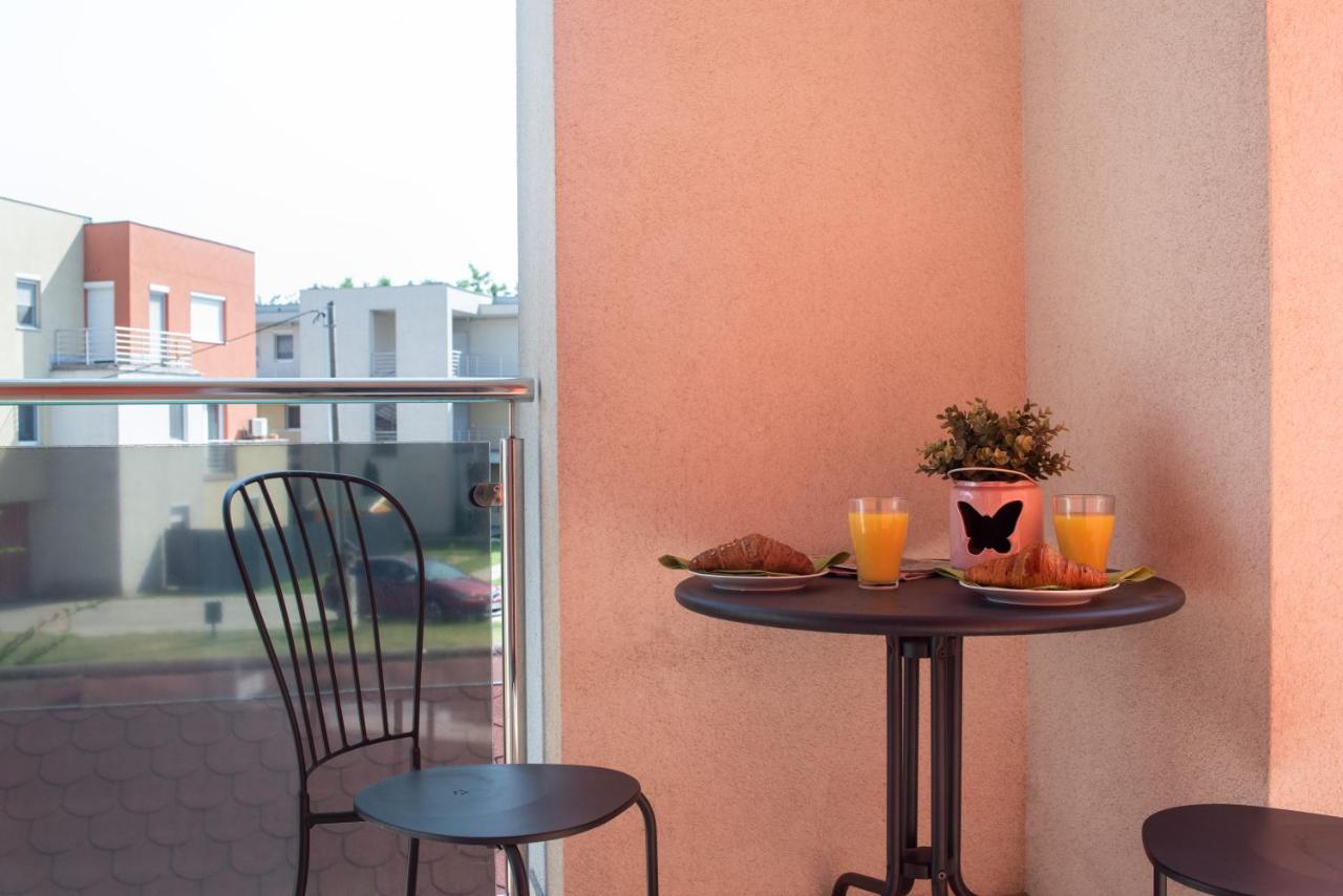 Sunny Home Near Bud With 2Br, Ac And Free Parking Vecsés Buitenkant foto