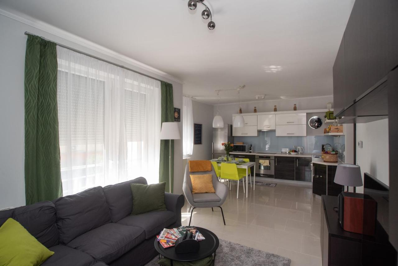 Sunny Home Near Bud With 2Br, Ac And Free Parking Vecsés Buitenkant foto